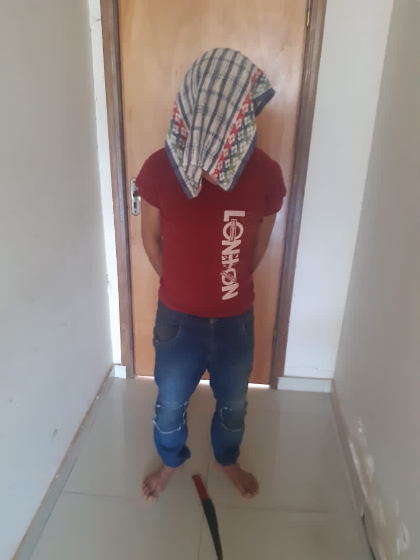 Policía detuvo a un hombre que intentó acuchillar a su madre