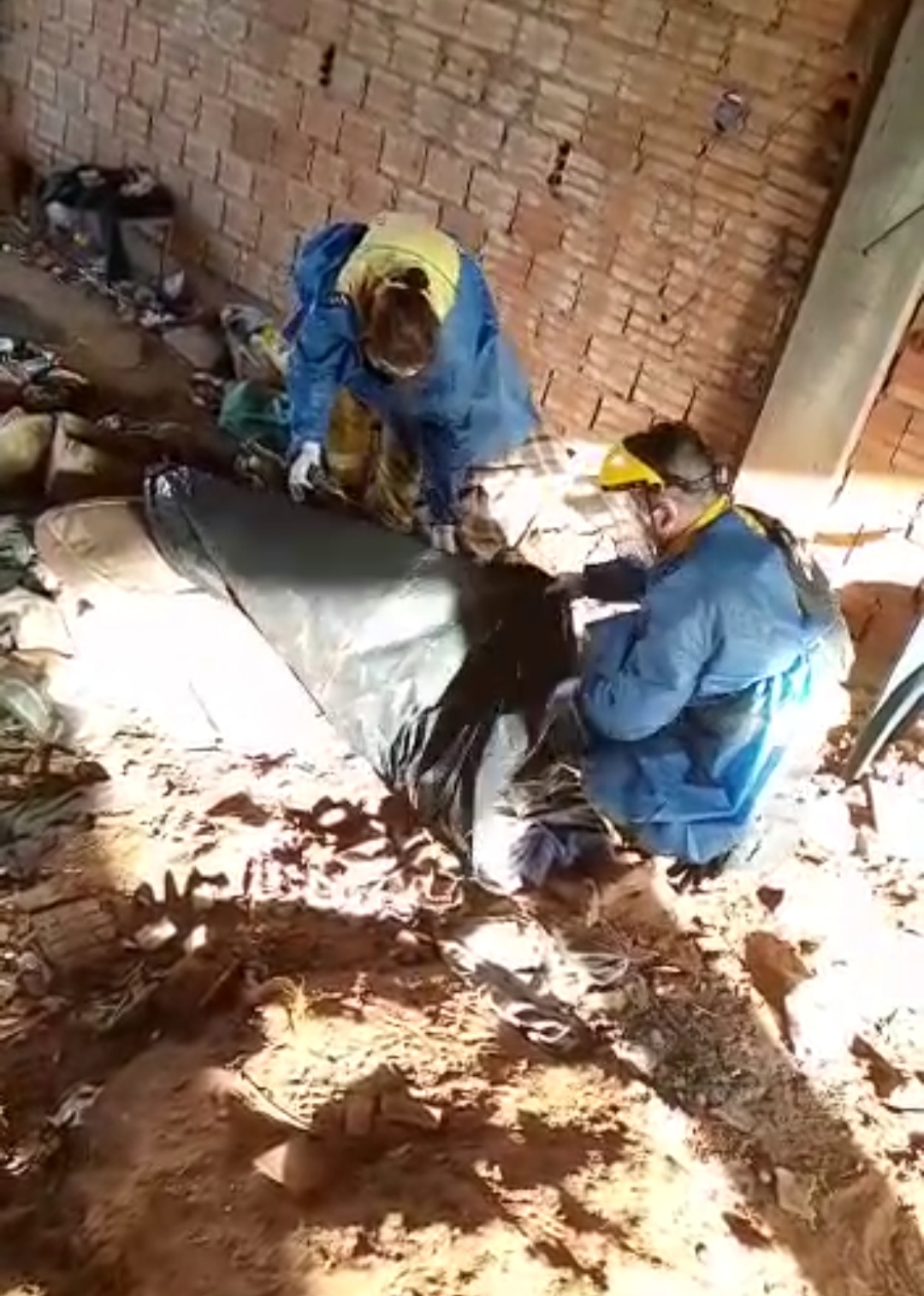 Hallan cadáver en obra abandonada
