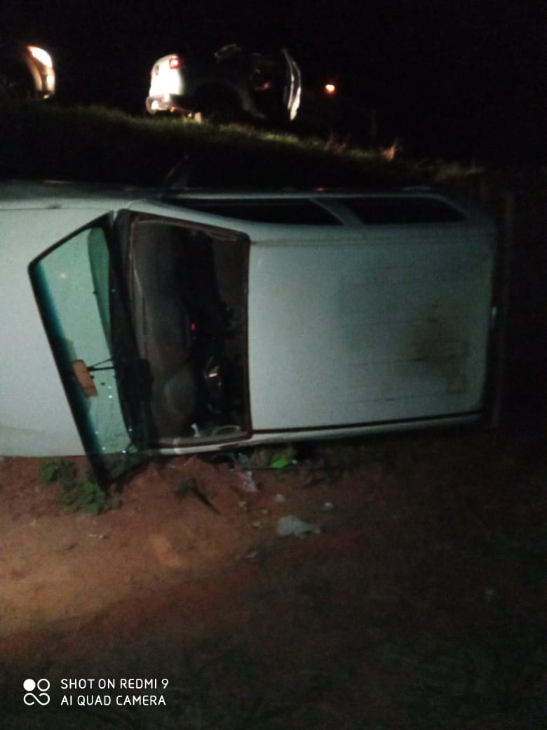 Recuperan camioneta robada tras persecusión y vuelco