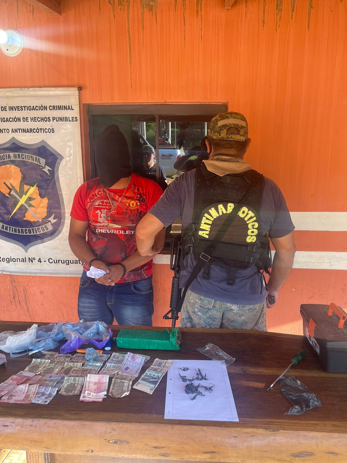 Narcóticos dan golpe al microtráfico con dos detenidos en Curuguaty