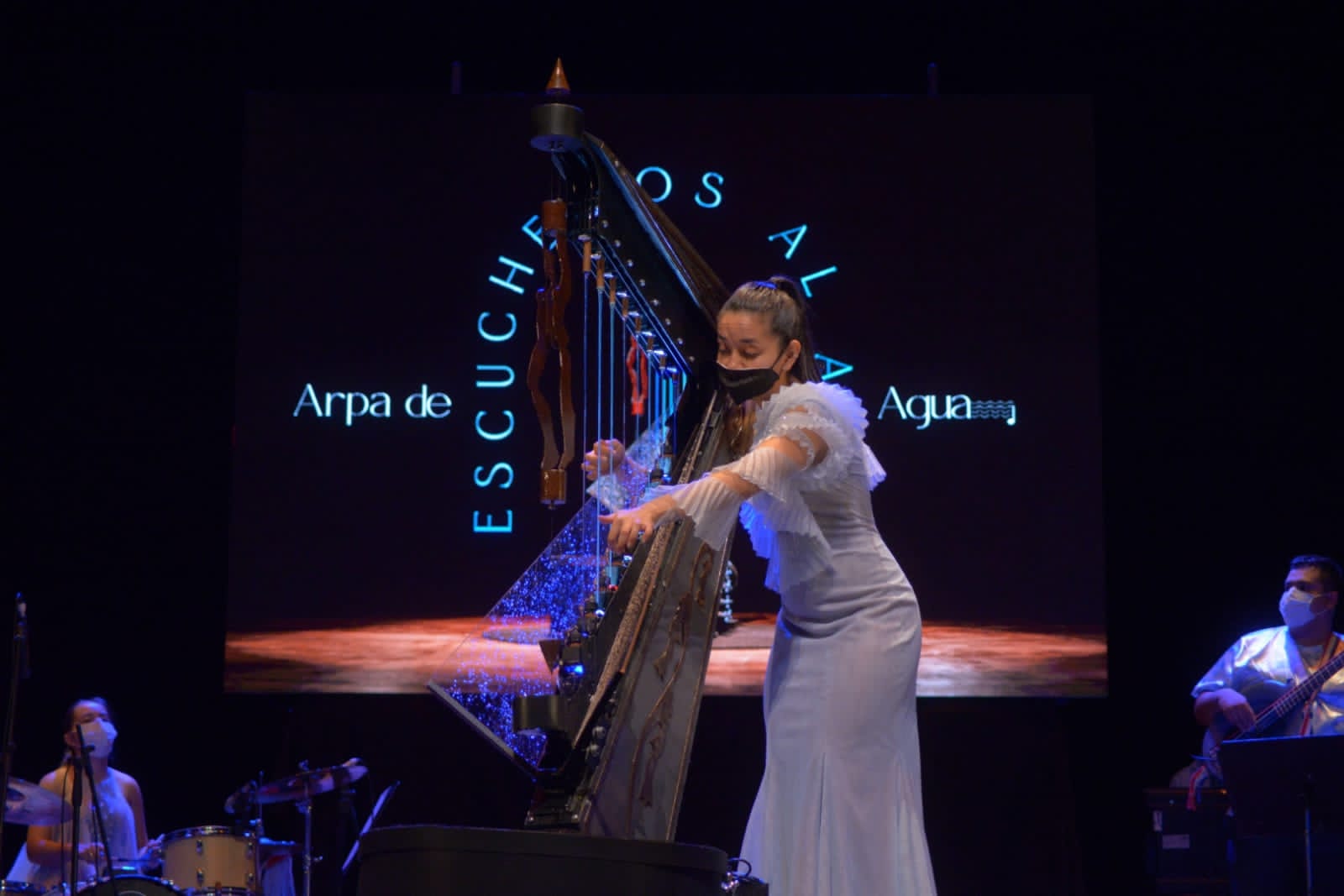 Orquesta H2O Sonidos del Agua estrena el Arpa de Agua para amplificar su mensaje de conciencia ambiental en el mundo