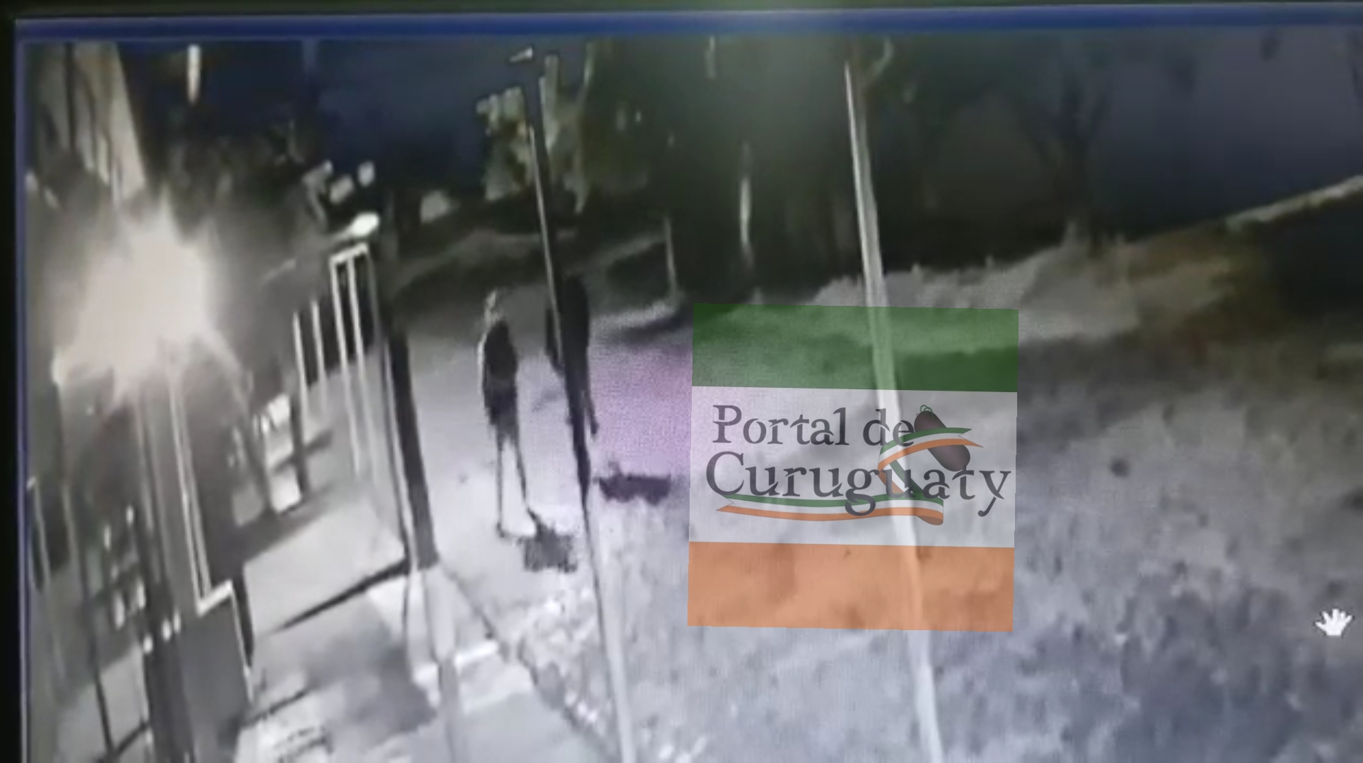 VÍDEO. Vean como dos ladrones robaron una casa de juegos en Yasy Cañy