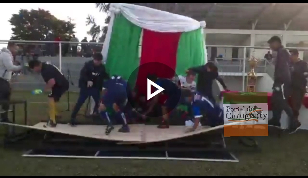 VÍDEO. Se desplomó escenario durante entrega de premios en Curuguaty