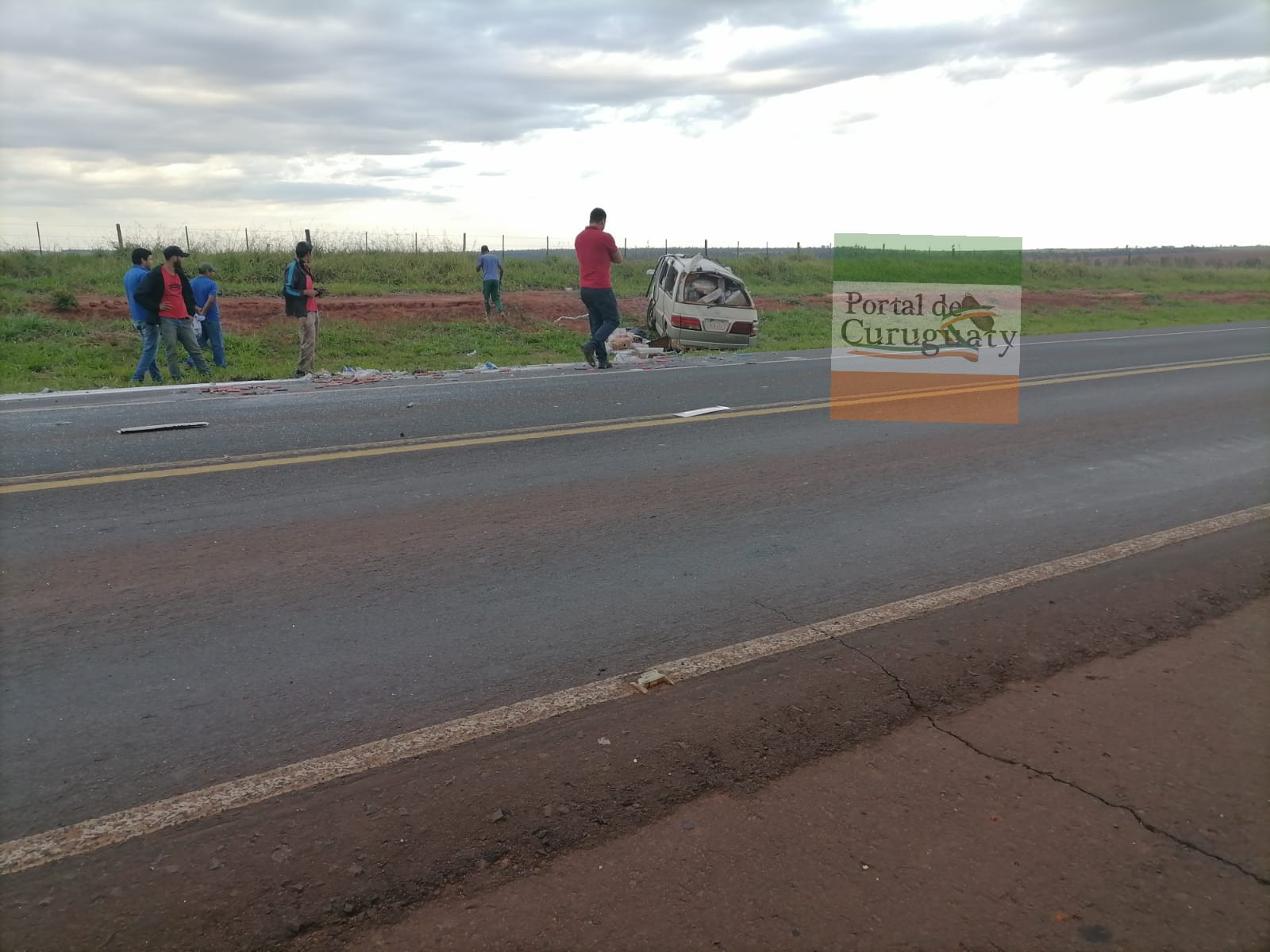 Reportan vuelco de vehículo en KM 21 Campo Aguae