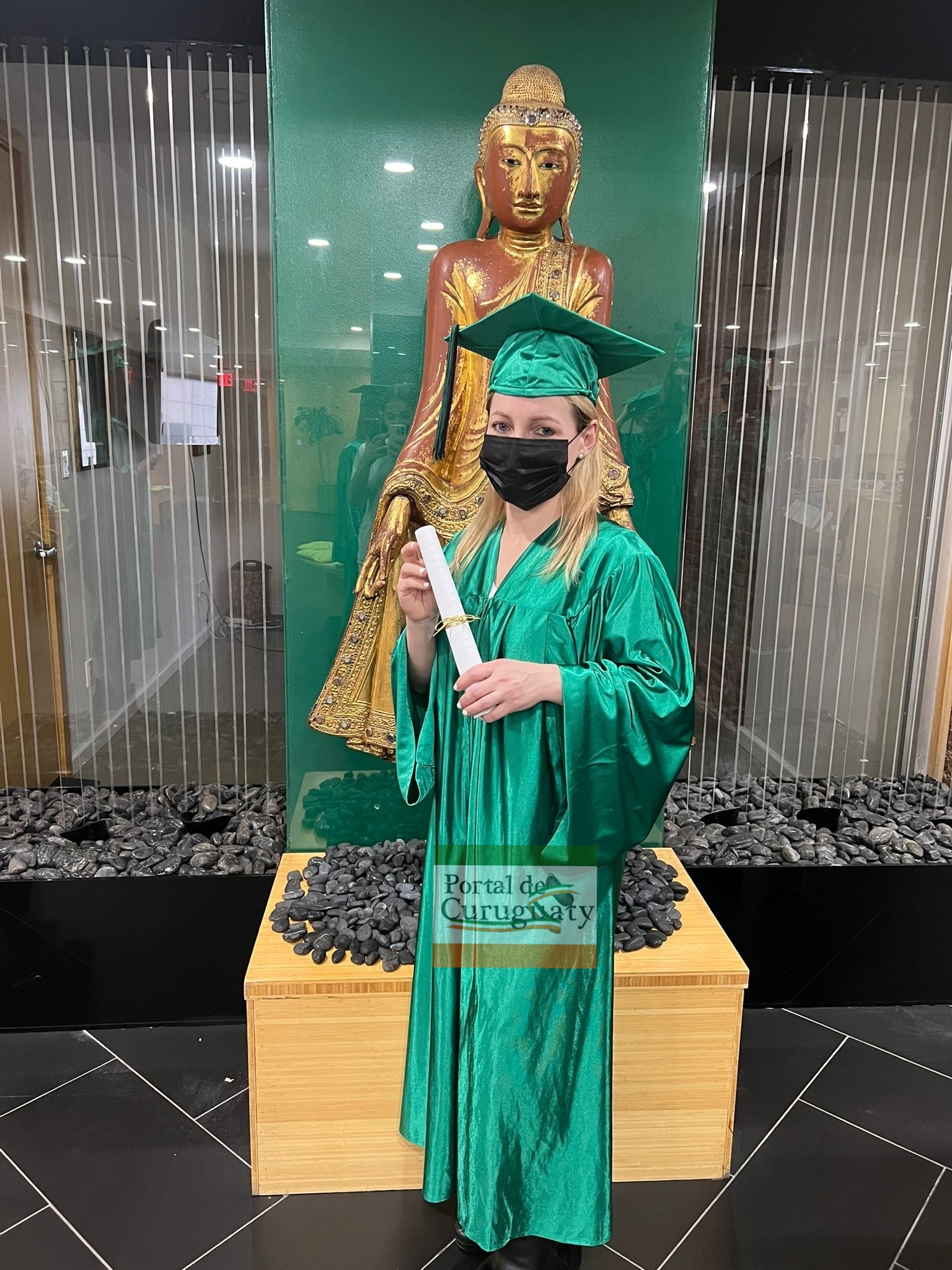Curuguateña se gradúa en prestigiosa institución de Nueva York EEUU