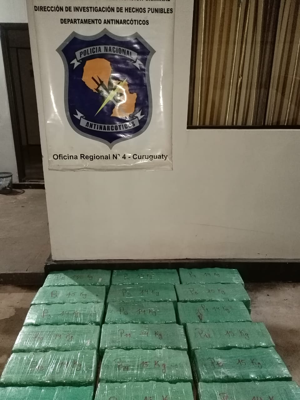 Antinarcóticos incautan carga de marihuana sobre la ruta PY3