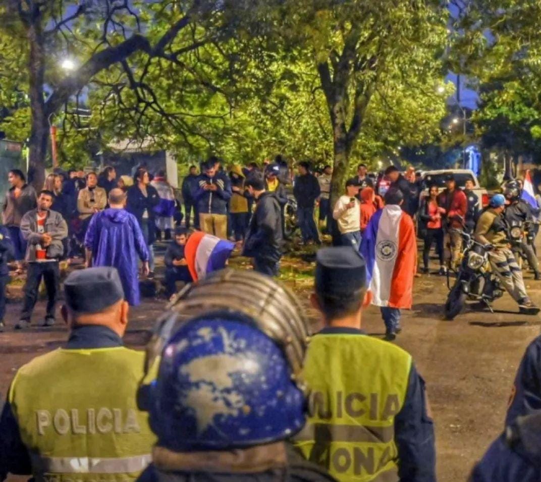 Seguidores de Payo Cubas llegan hasta la Agrupación Especializada
