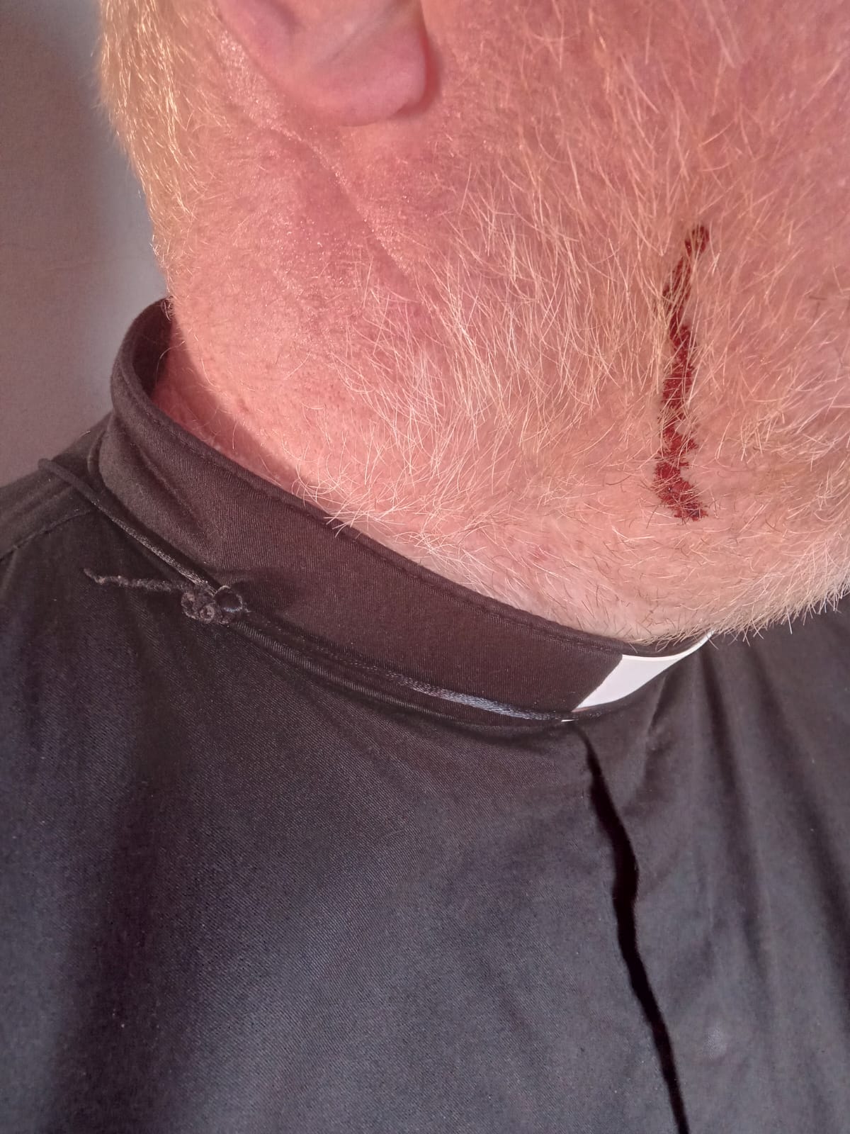 VÍDEO. Manifestantes agreden al padre Francisco Javier Vera Florentín en Itakyry