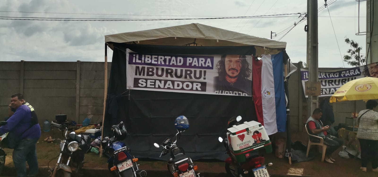 Instalan carpa de resistencia para exigir libertad de Mbururú