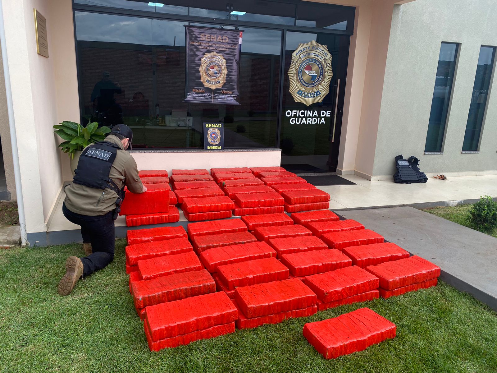 Detectan más de 800 kilos de marihuana a orillas del Piratiy