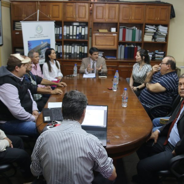 VÍDEO. Diputado Benjamín Cantero recibió a frentistas de la circunvalación de Curuguaty