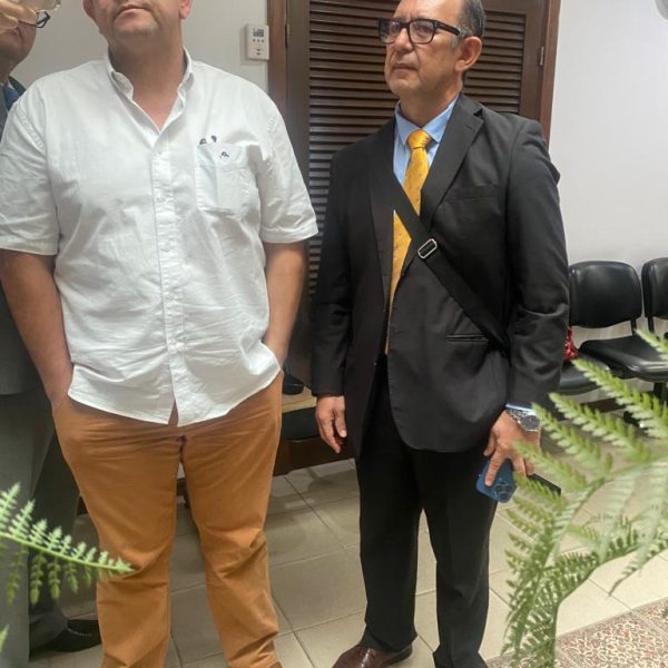 Piden internar al pastor José Insfran por afecciones respiratorias