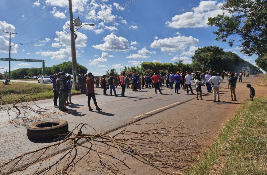 Segundo día de manifestación por la destitución del director de policía de Canindeyú