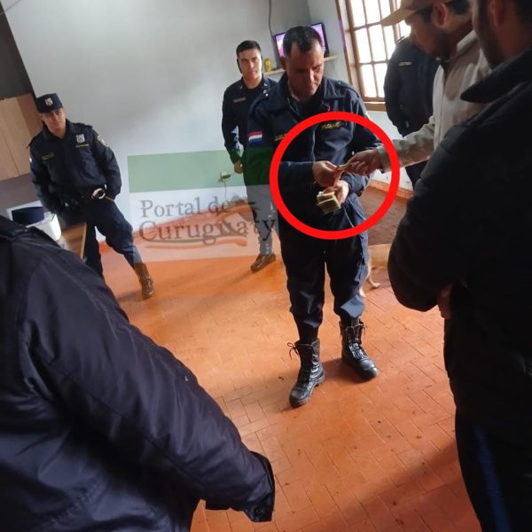 Filtran fotografía de policía recibiendo dinero en Canindeyú
