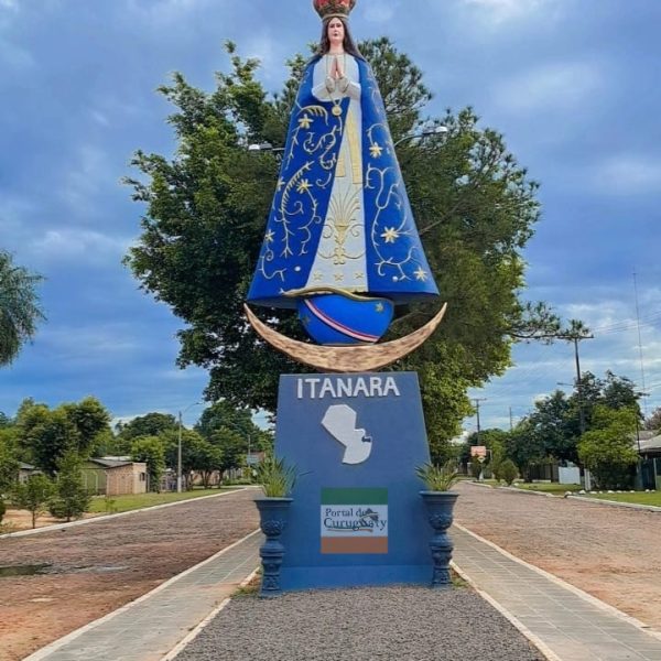 Hermosa obra de arte en el acceso a Itanarã Canindeyú
