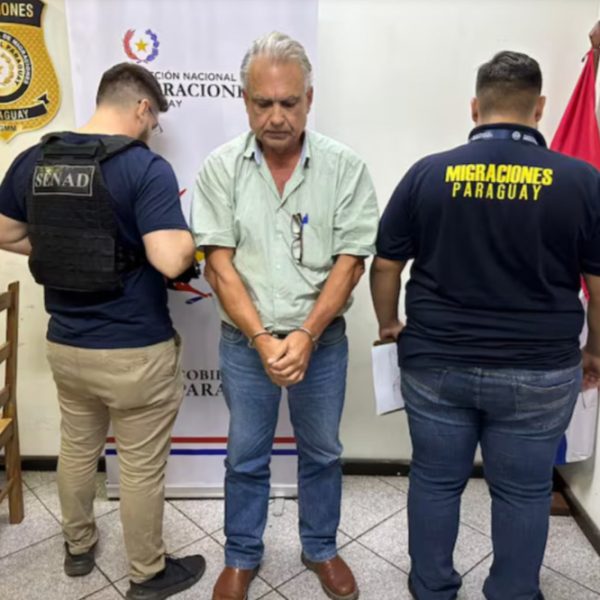 Personales de la SENAD habrían vaciado cuenta de brasileño expulsado del país