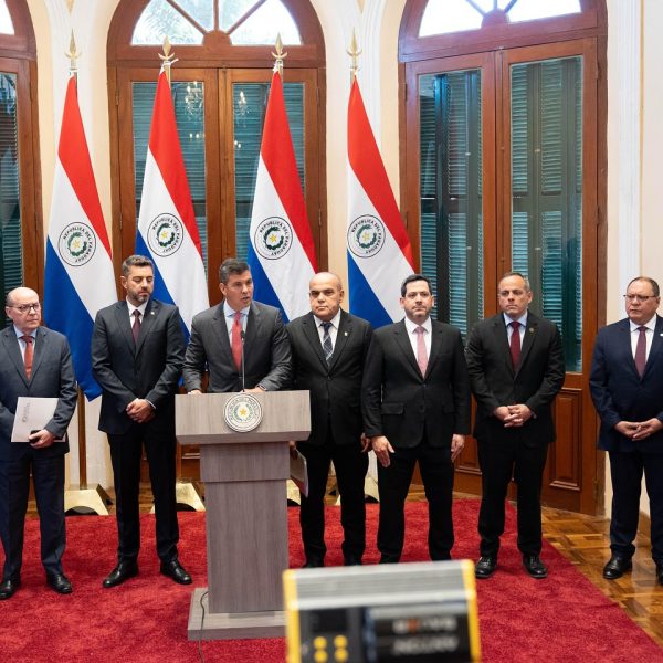 “Cartistas” realizaron cumbre de poderes en la capital