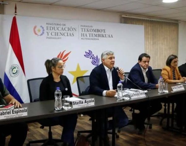 MEC confirma fraude en concursos docentes en cuatro departamentos y anuncia sumarios a nueve funcionarios