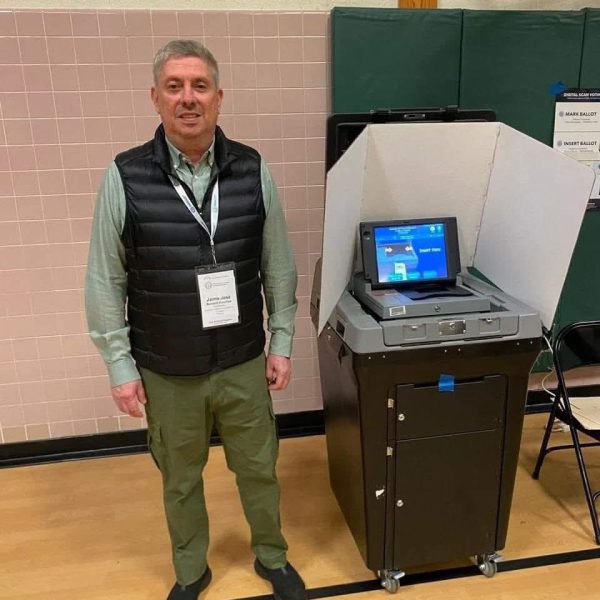 Cartistas logran imponer máquinas de votación para las municipales