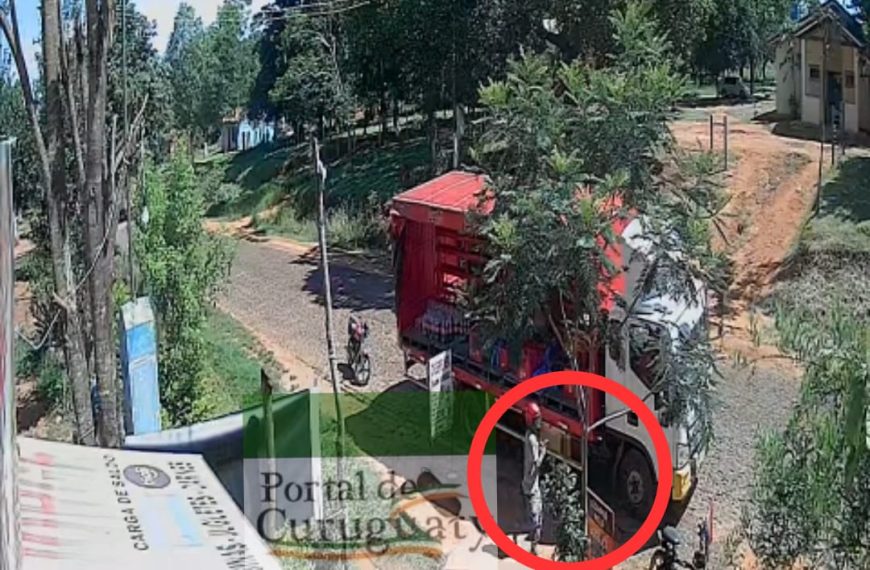 Urgente; Asalto a camión transportador de bebidas en la colonia Fortuna