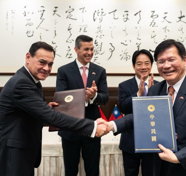 China acusa a dirigentes paraguayos de actuar como “peones” de Taiwán