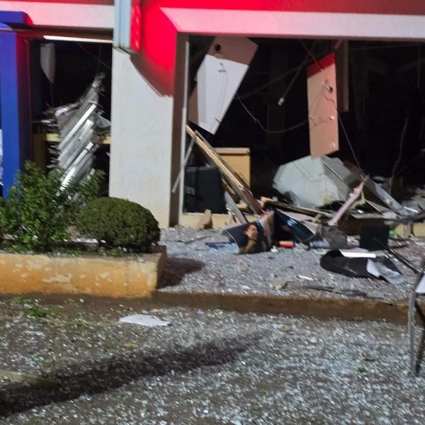 Banda armada ataca tres bancos y una casa de cambios en Santa Rita