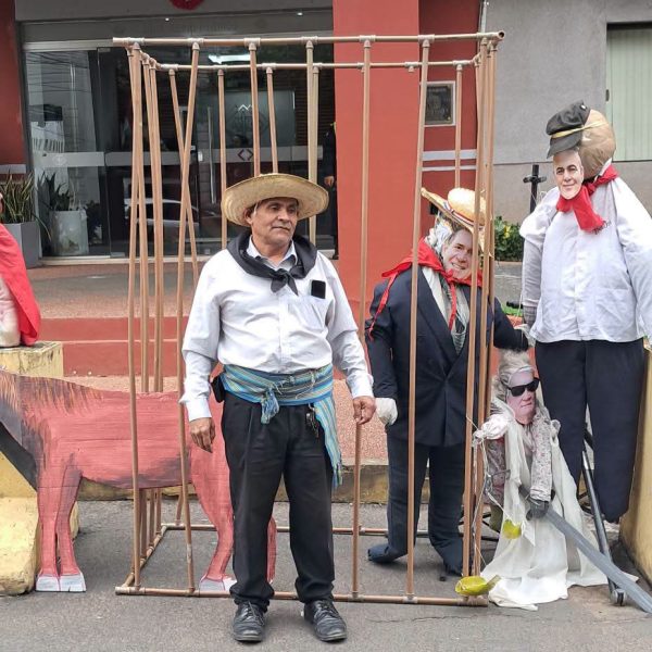 Realizaron el tradicional festival de los corruptos frente a la FGE