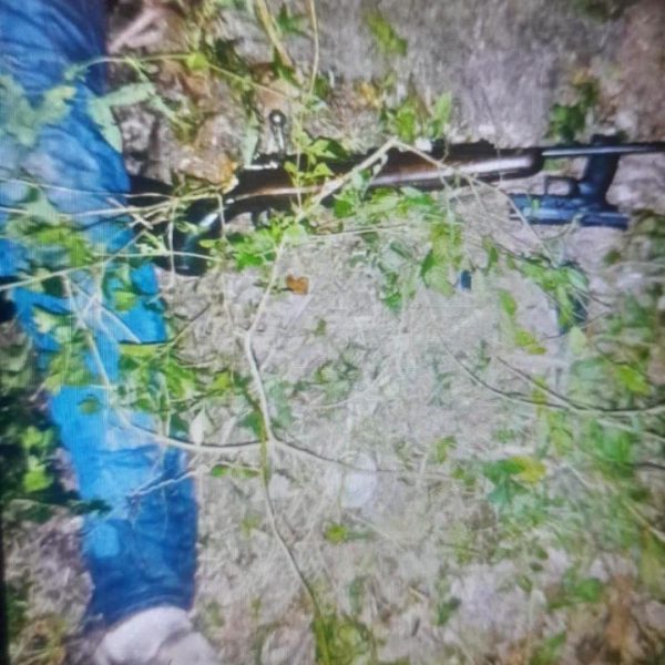 Falsa ambulancia termina en balacera: un presunto delincuente abatido, un policía herido y dos detenidos