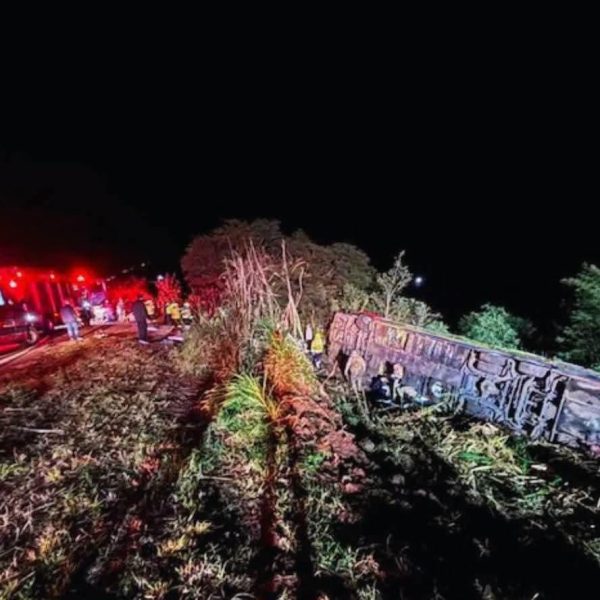 Tragedia en Brasil; Tres compatriotas mueren tras vuelco de bus