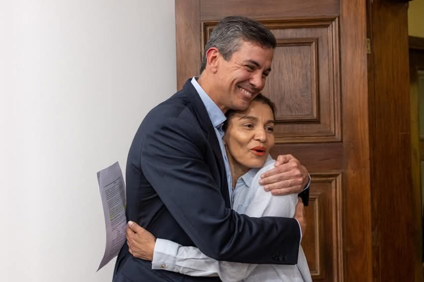Médicos logran aumento de GS 2 millones y levantan medida